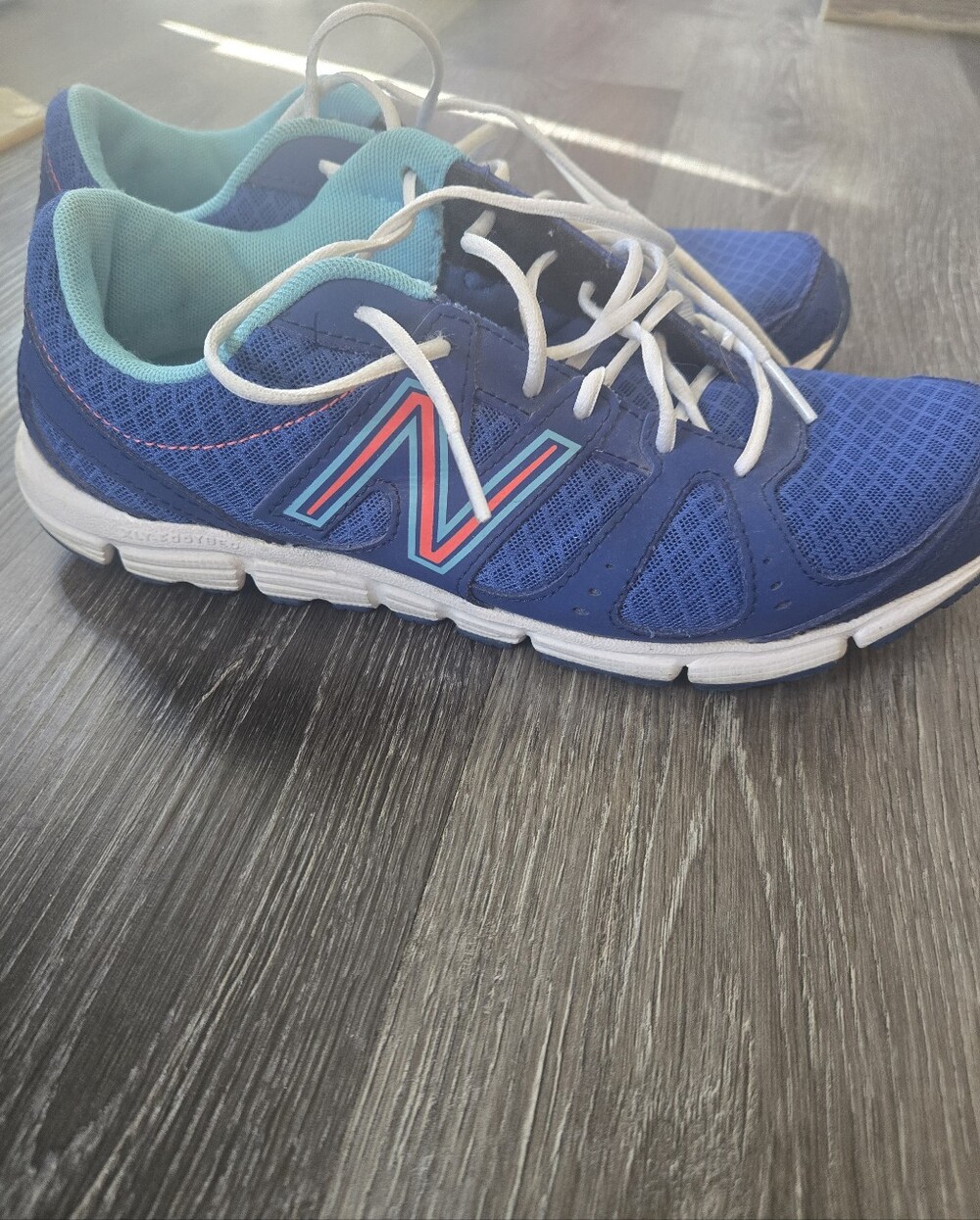 New Balance 550 v3 Womens Blue Running Shoes Great Condition Womens 8.5 - Picture 2 of 8